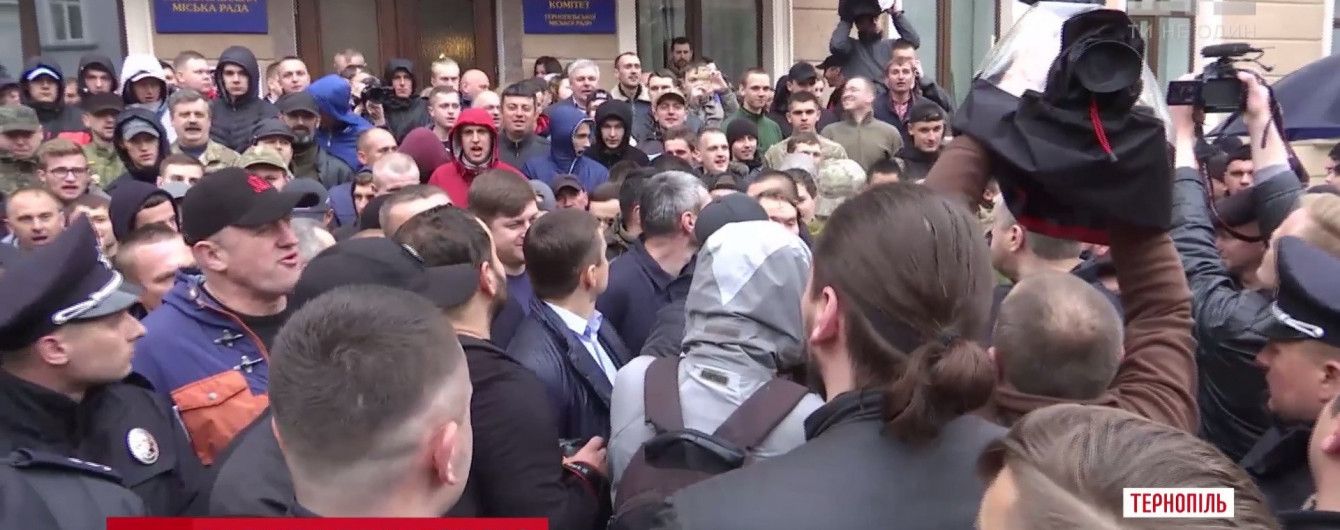 "Свобода" через внутрипартийный конфликт сорвала сессию горсовета Тернополя
