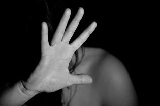 Силовики задержали в Чернобыльской зоне 22-летнего парня, который изнасиловал и порезал девушку в Ровно