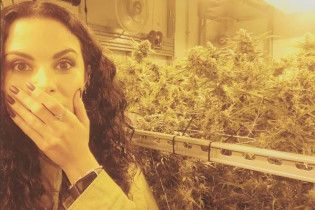 "Потап и Настя" показали фото в окружении многочисленного количества марихуаны
