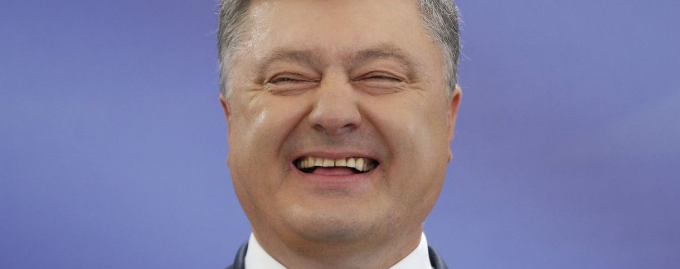 Порошенко поручил отработать механизм блокировки российских сайтов