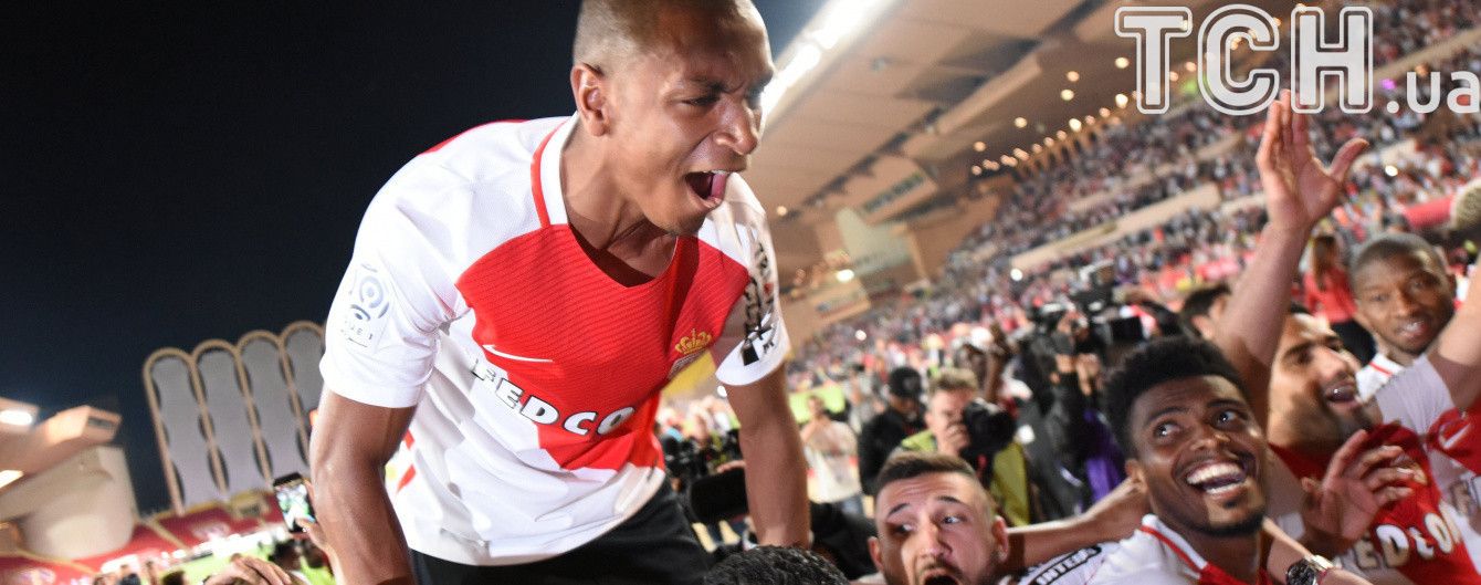 Игроки "Монако" сорвали пресс-конференцию тренера команды, празднуя чемпионство