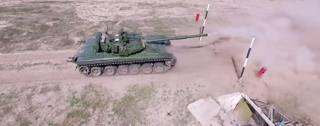 Танк и 120-ые снаряды: боевики цинично "поздравили" Красногоровку с днем города