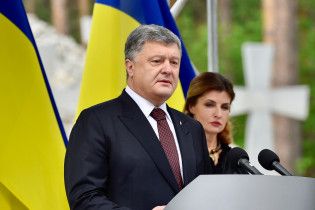Український народ здатен прожити без "підконтрольних КДБ-ФСБ соцмереж" - Порошенко