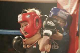 12-річна бійчиня перемогла вдвічі старшу суперницю на турнірі MMA