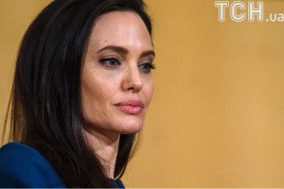 Анджелина Джоли откровенно рассказала, как Питт напивался, кричал и бил их детей