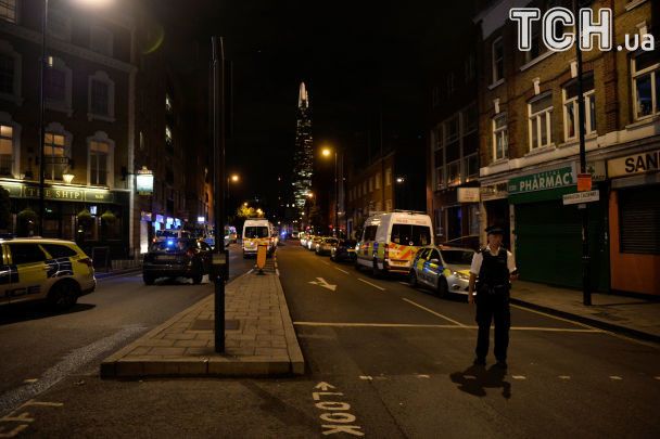 В центре Лондона неизвестный на фургоне наехал на людей, есть пострадавшие