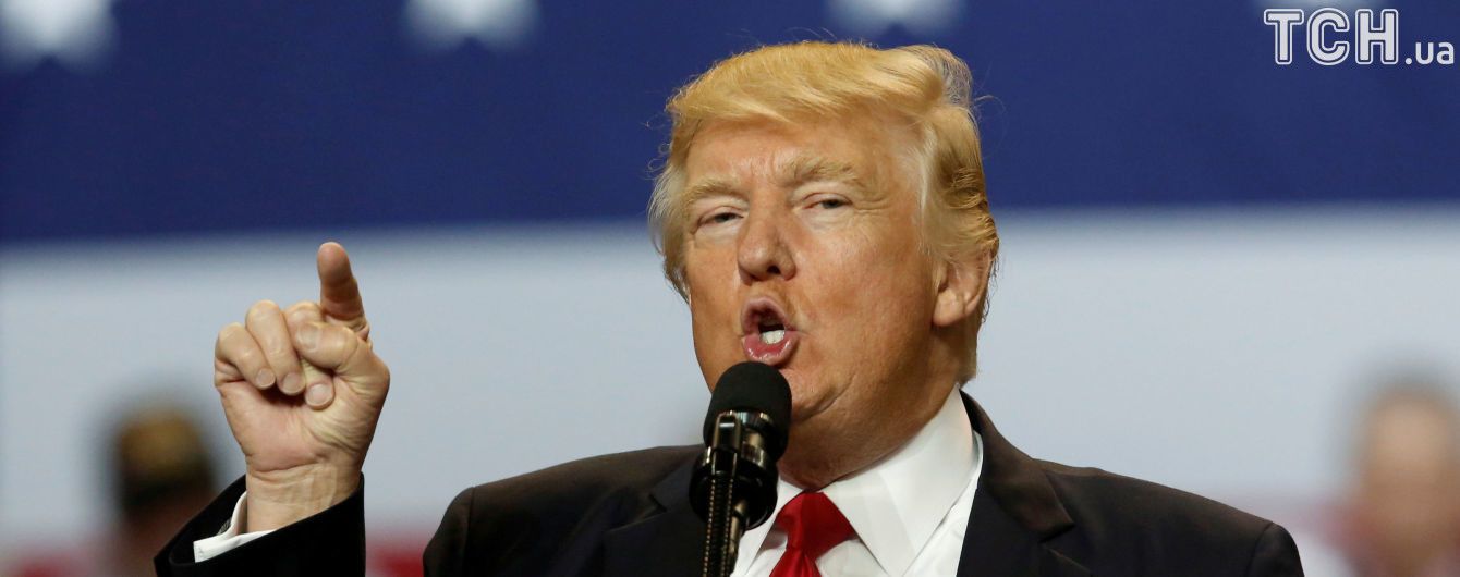 "Вау, він був джерелом витоків". Трамп вперше прокоментував скандальні свідчення екс-голови ФБР