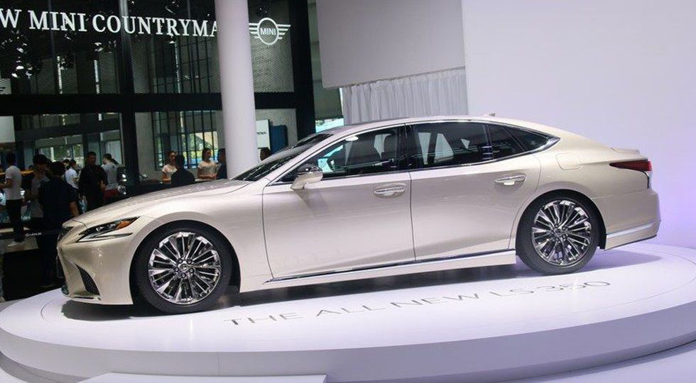 Lexus LS 350