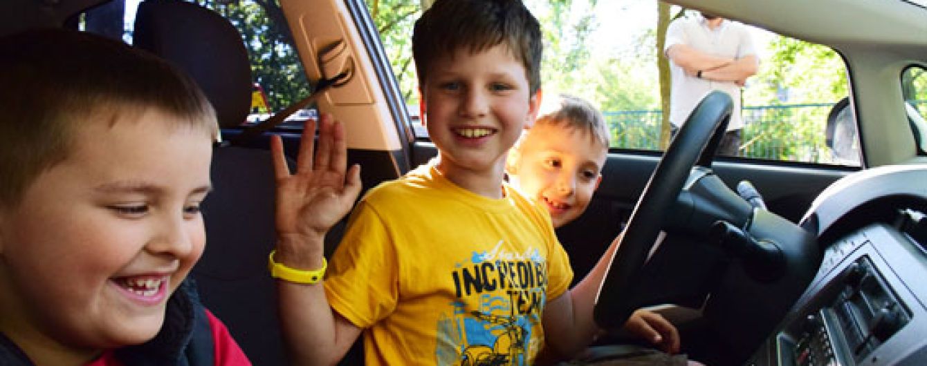 В Мариуполе 7-летний мальчик позвонил в полицию из-за ссоры на детской площадке