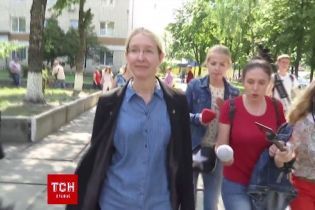 Супрун сбежала от журналистов из-за вопроса о сыворотке от ботулизма