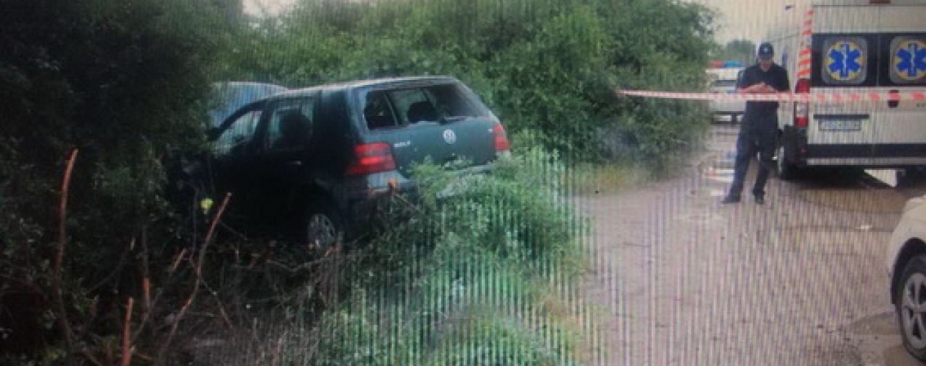 Закарпатские полицейские показали видео погони со стрельбой за угонщиками машины