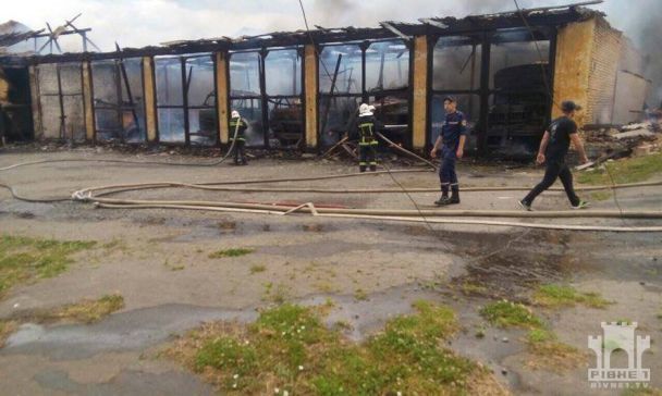 У Рівному горить військова частина, — ГУ ДСНС в області