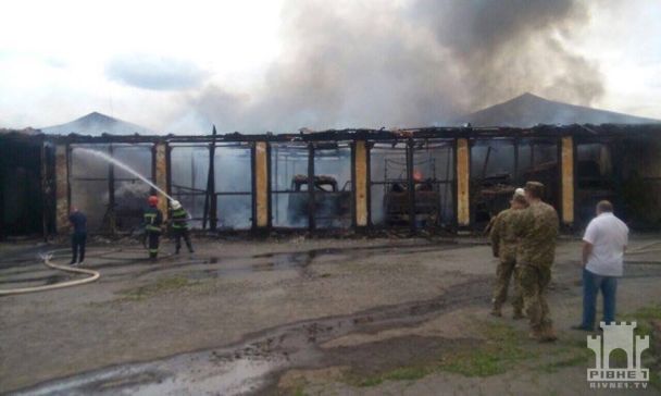У Рівному горить військова частина, — ГУ ДСНС в області