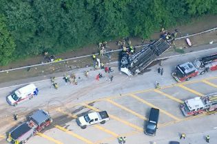 У США унаслідок ДТП із автобусом постражали десятки людей