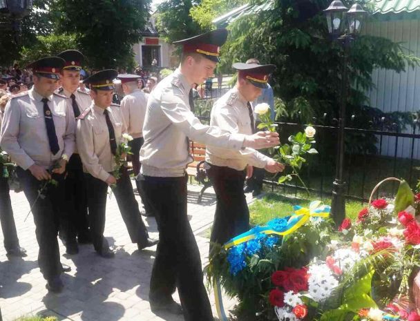 На Львівщині відкрили пам’ятник загиблим на Грибовицькому смітнику рятувальникам
