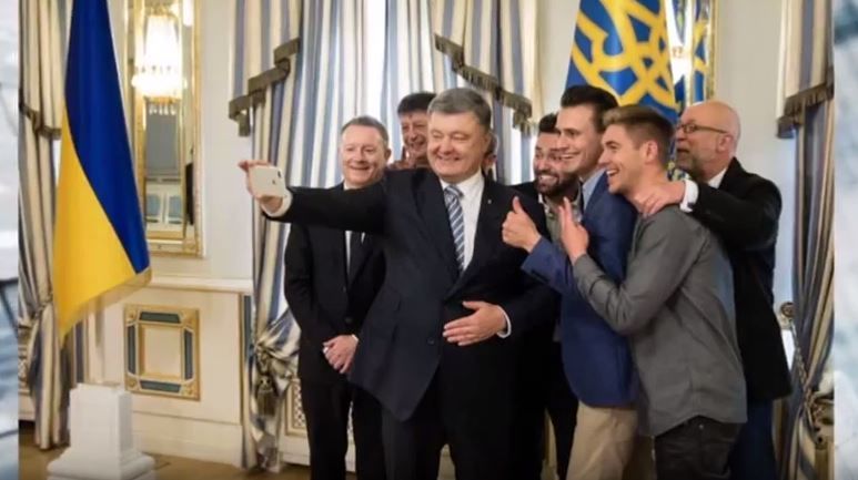 Ведучий "Євробачення-2017" Скічко та Порошенко_3
