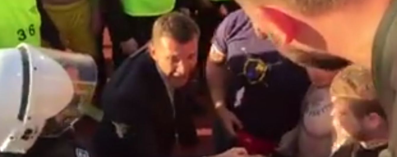 "Стояти". Як Шевченко розбороняв бійку стюардів та фанатів після матчу Фінляндія – Україна