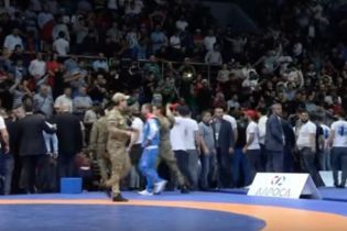 Зрители устроили массовую драку на чемпионате России по вольной борьбе