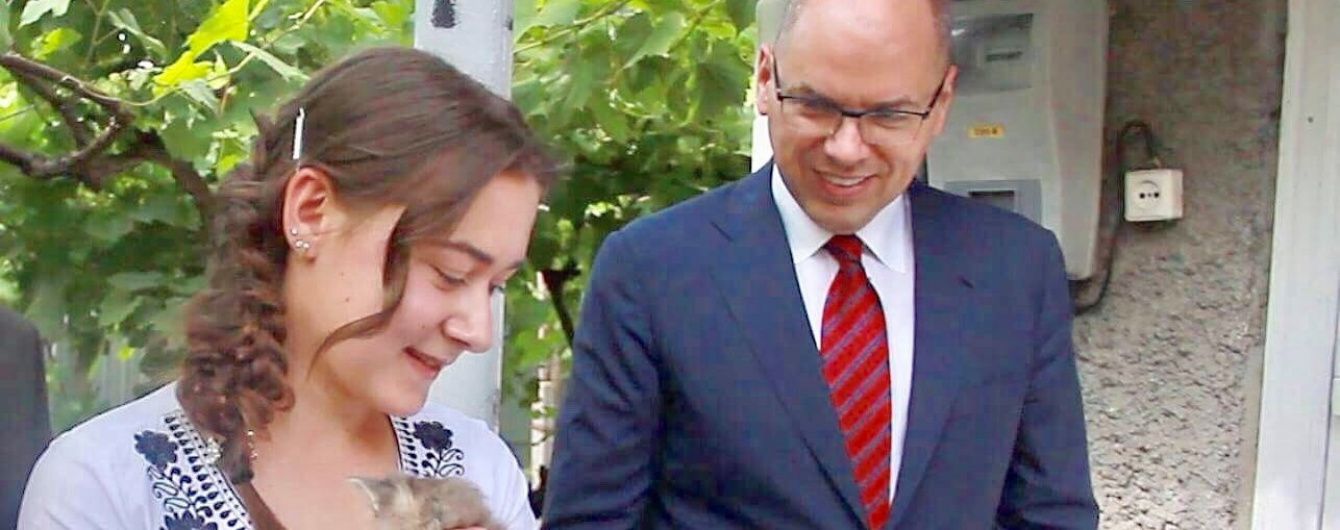 Голова Одеської ОДА Степанов подарував свій будинок в селі Ставрове сироті