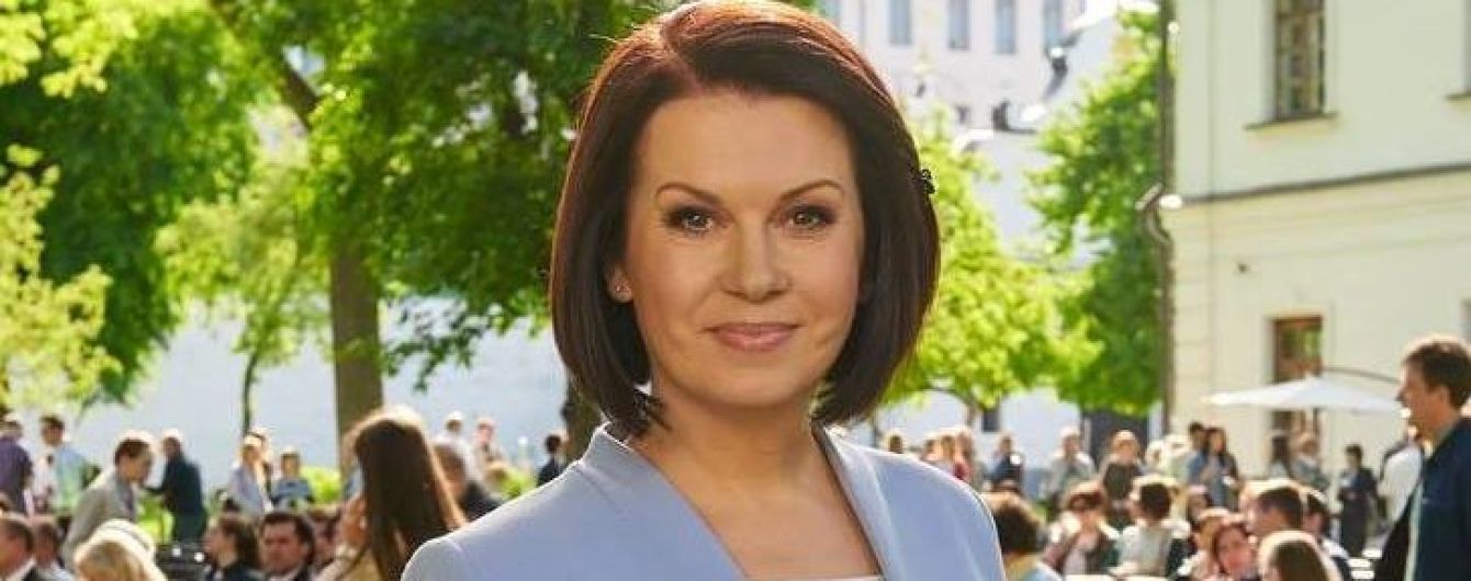 Звезда "1+1" Алла Мазур примерила новый летний образ с кудрями и в малиновой блузке