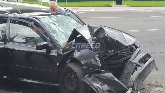 У Києві авто з військовими прокурорами на швидкості влетіло у стовп - ЗМІ