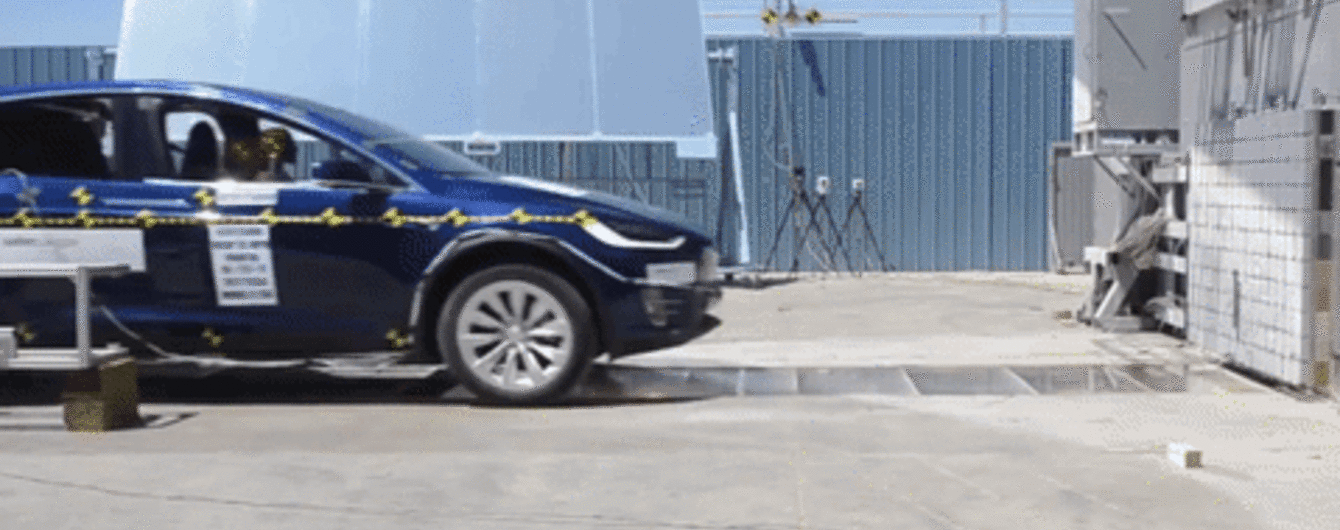 Кроссовер Tesla Model X получил высшую оценку в краш-тестах NHTSA