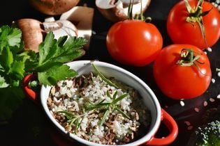 Сочное итальянское блюдо: рецепт ризотто с томатами, апельсином и морковью