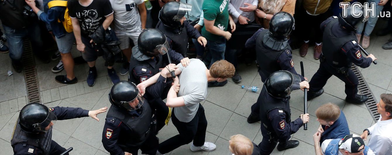 Стало известно, сколько несовершеннолетних задержали во время акций в Москве