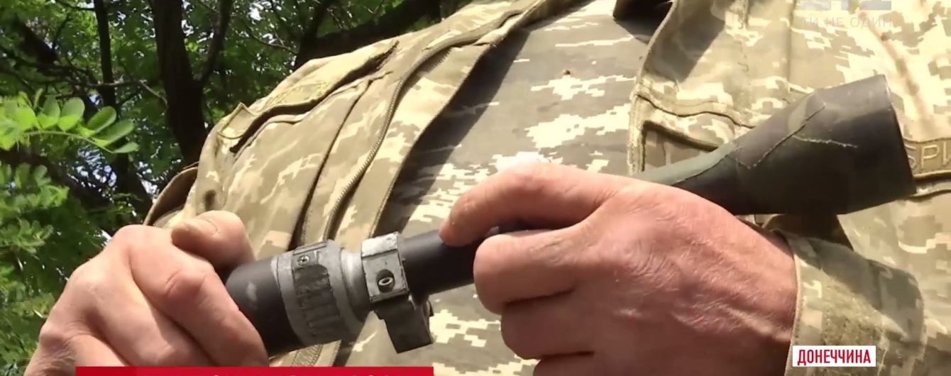 "Айдаровцы" в Новолуганском показали боевую реликвию легендарного "Чеха"