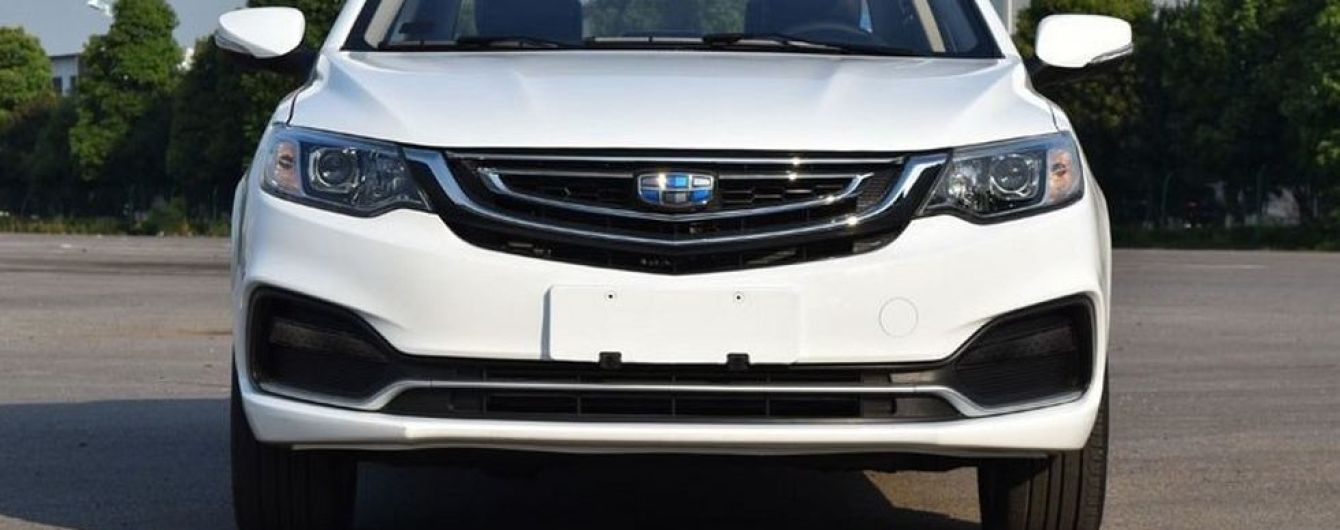 В Сети появились "живые" фото рестайлингового седана Geely Vision GC7