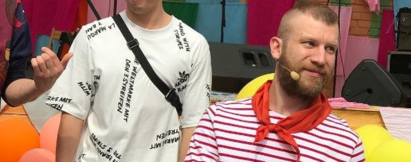 Иван Дорн с пионерским узлом на шее "покуражился" в Киеве на барахолке