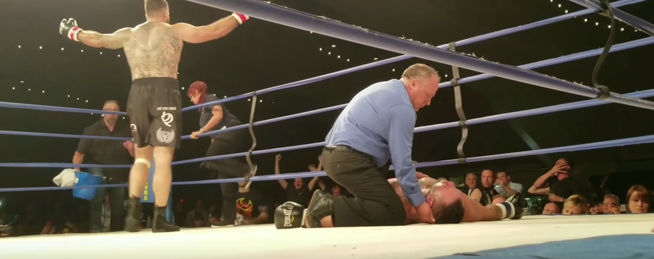 Колишній боєць UFC помер після нокауту в боксерському поєдинку