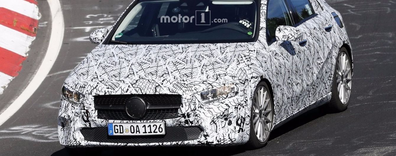 Фотошпионы заглянули в салон нового Mercedes-Benz A-Class