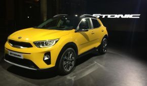 Kia официально представила новый кроссовер Stonic