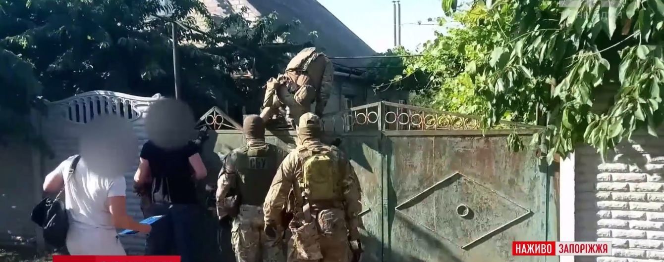Обыски в Мелитополе проходили по 15 адресам и связаны с делом о государственной измене