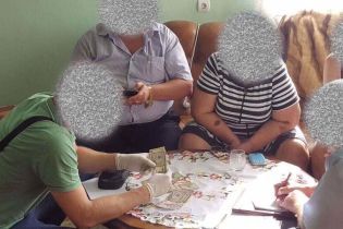 Медик і комунальник: у ГПУ повідомили про двох затриманих хабарників на Закарпатті і Черкащині