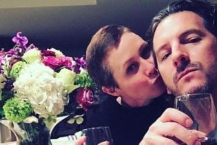 Шеннен Догерти показала новую прическу после новости о ремиссии рака