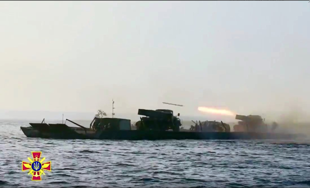 Оце так міць: українські «Гради» вперше відкрили вогонь з води