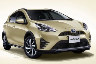 Toyota представила обновленный хэтчбек Aqua