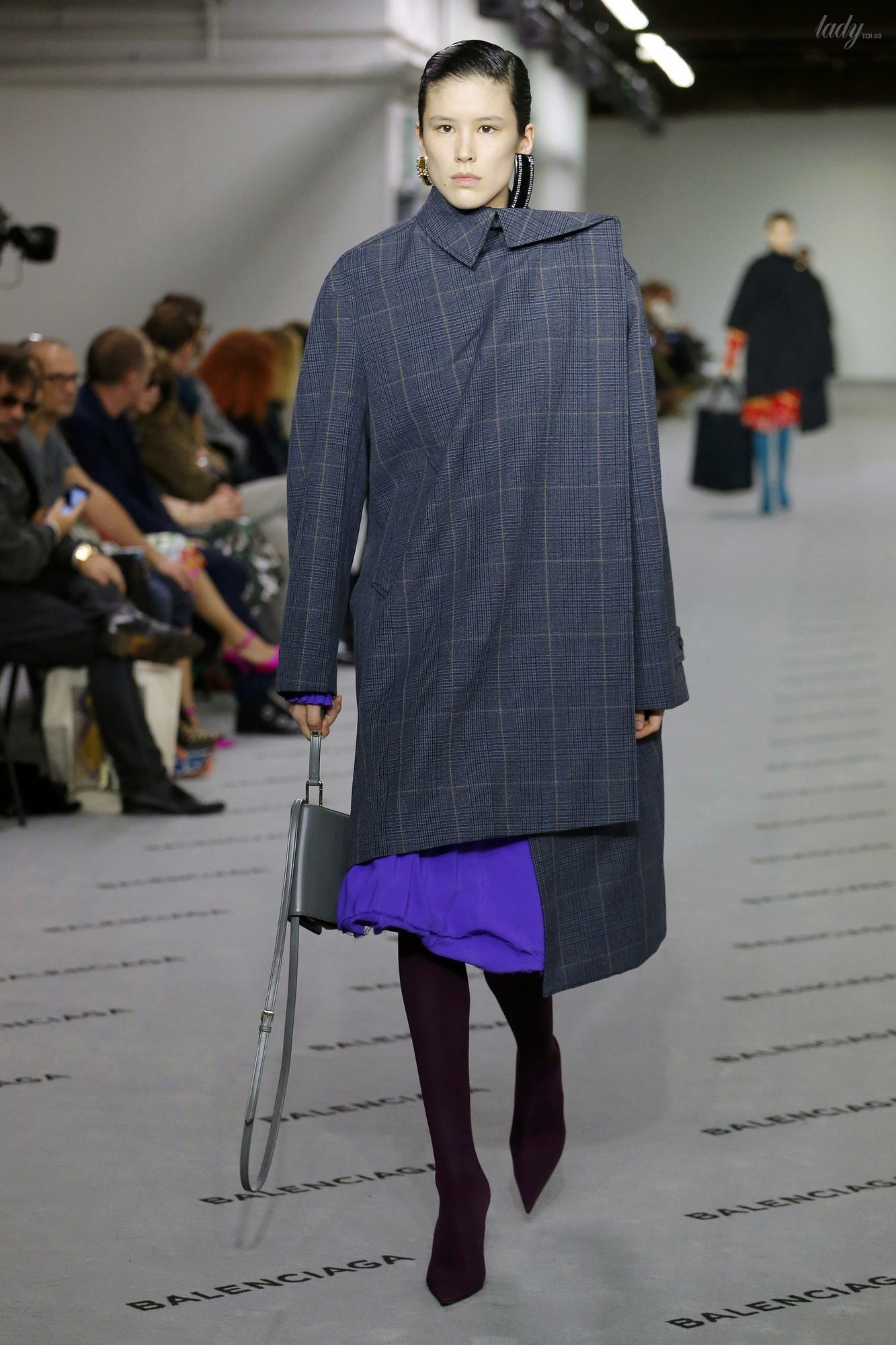 Коллекция Balenciaga прет-а-порте сезона осень-зима 2017-2018_3