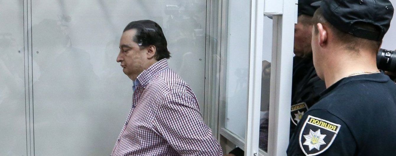 У Генпрокуратурі заперечили легальний виїзд Гужви за межі України