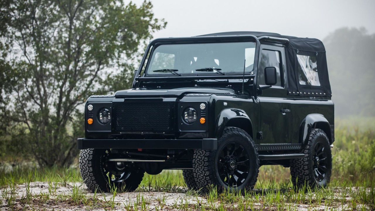 Land Rover Defender Honey Badger