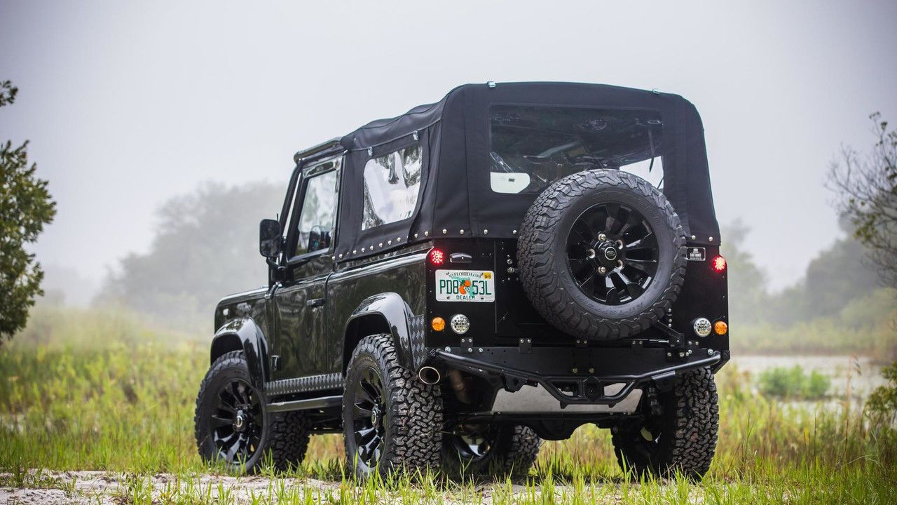 Land Rover Defender Honey Badger