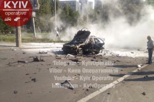 В Киеве мощный взрыв разнес Mercedes-Benz