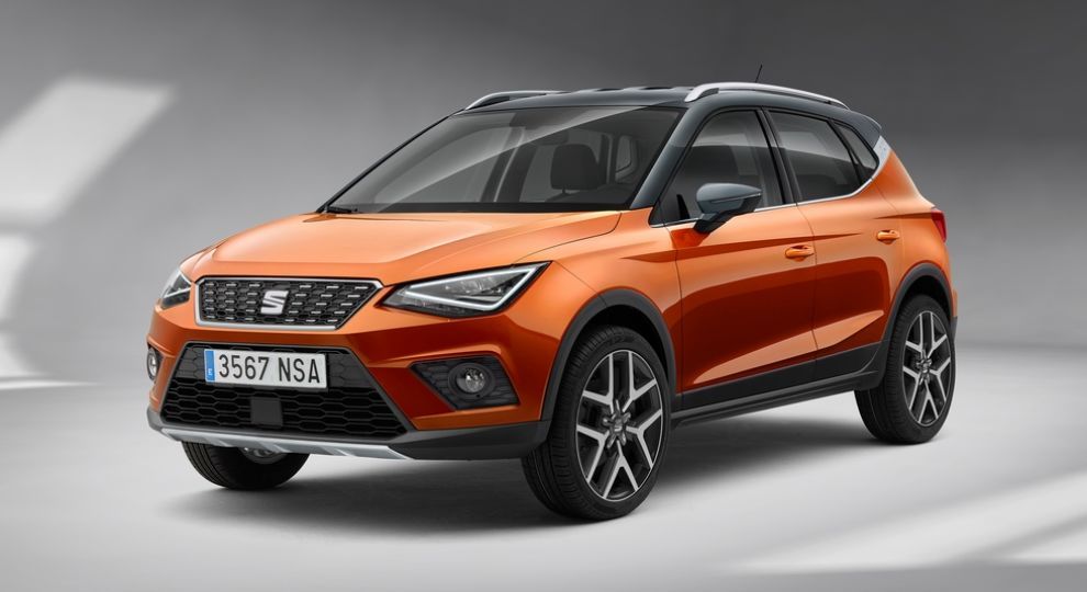 Seat представил компактный кроссовер Arona