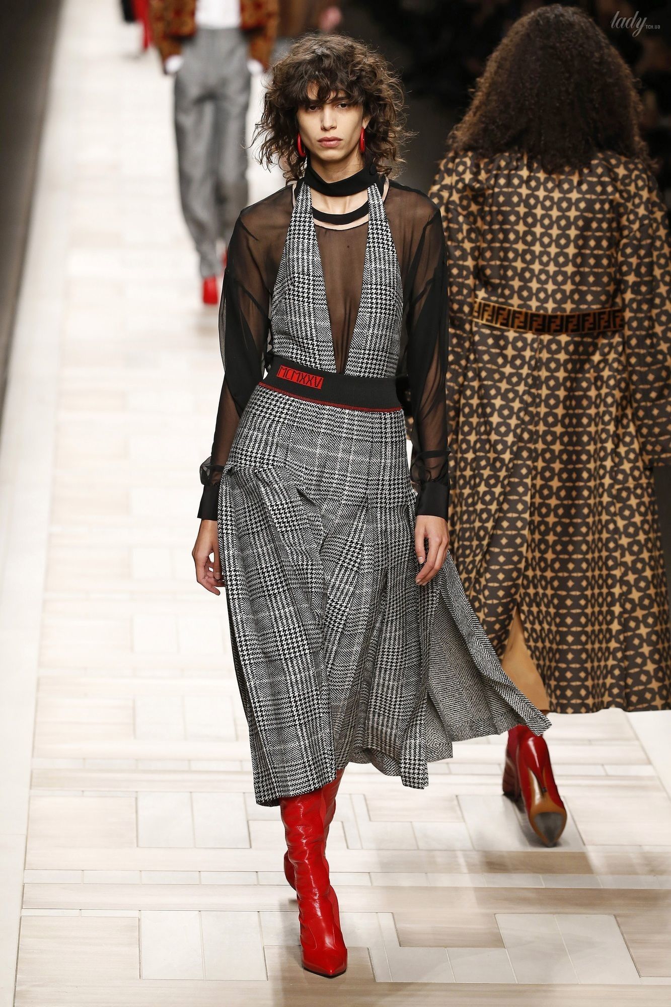 Коллекция Fendi прет-а-порте сезона осень-зима 2017-2018_7