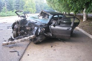 На Харківщині дівчата на BMW на смерть розбилися під час прямого ефіру в Instagram