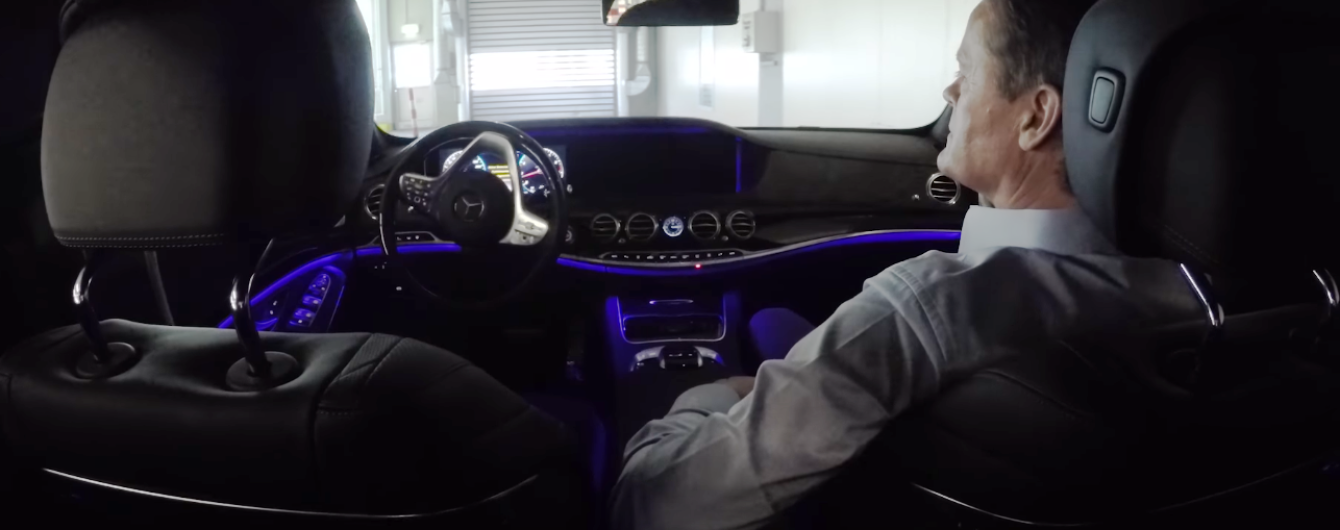 Обновленный Mercedes-Benz S-Class может самостоятельно выезжать с завода