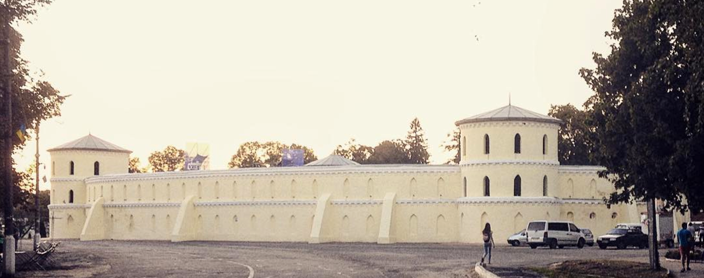 Тростянець, Круглий двір_09