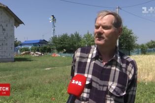Мужчина из Ровенщины устроил дома мини-электростанцию, которая работает на энергии ветра и солнца